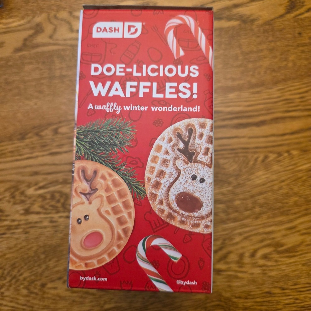 Dash Reindeer Mini Waffle Maker 4" Nonstick Holiday Christmas Baking Gift - Picture 7 of 9